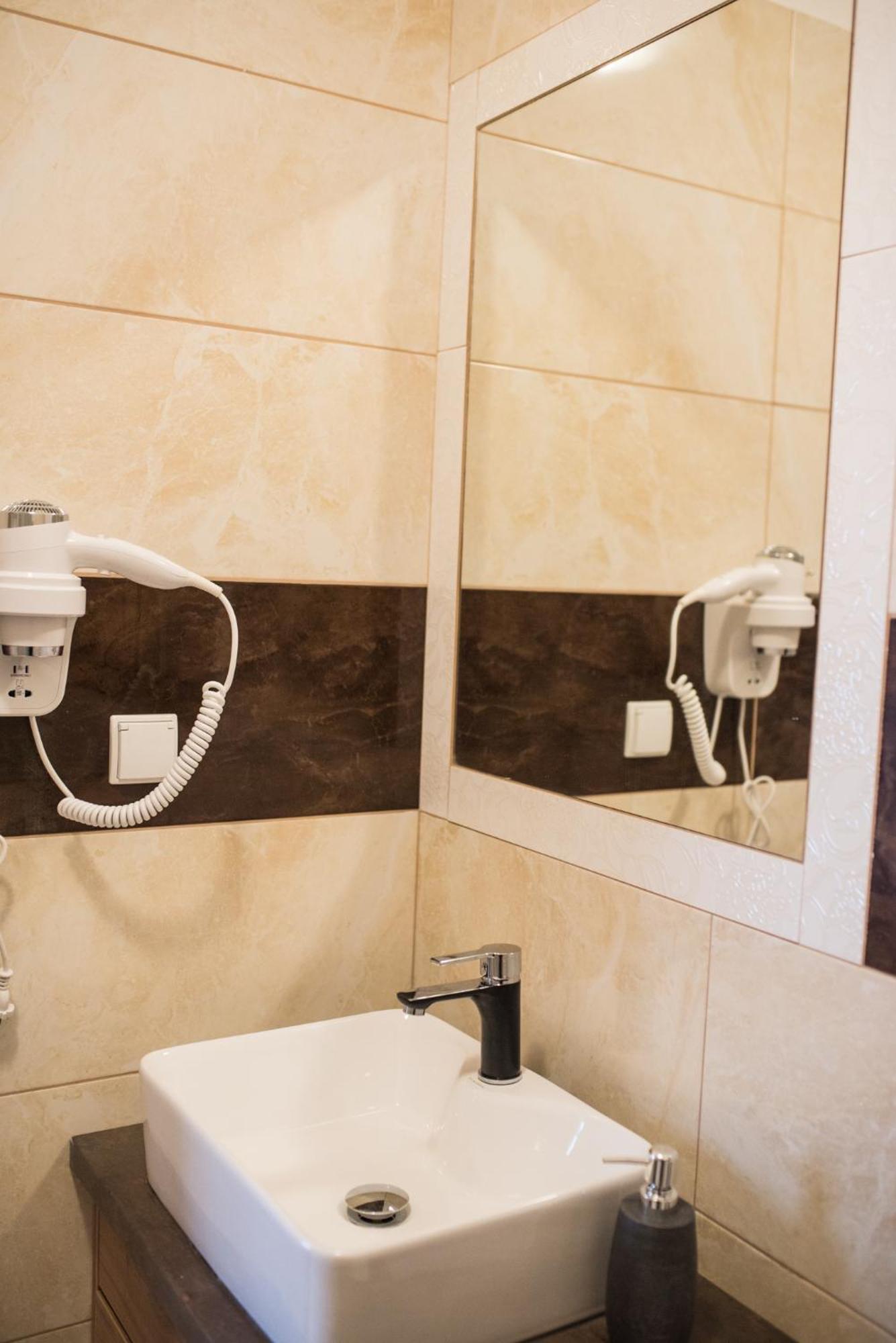 Zajazd U Piasta Kolodzieja Kruszwica Room photo